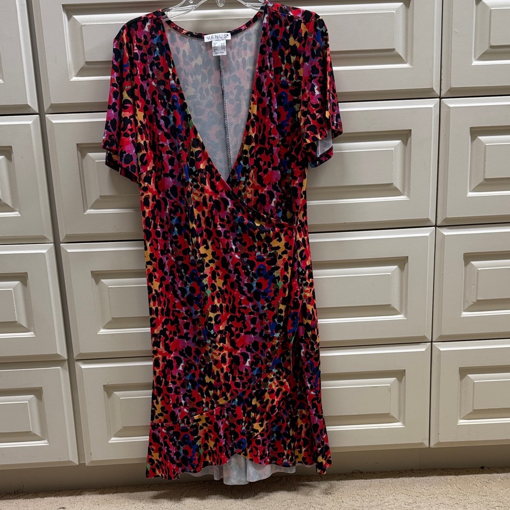 VENUS Red and Black Patterned Midi Dress